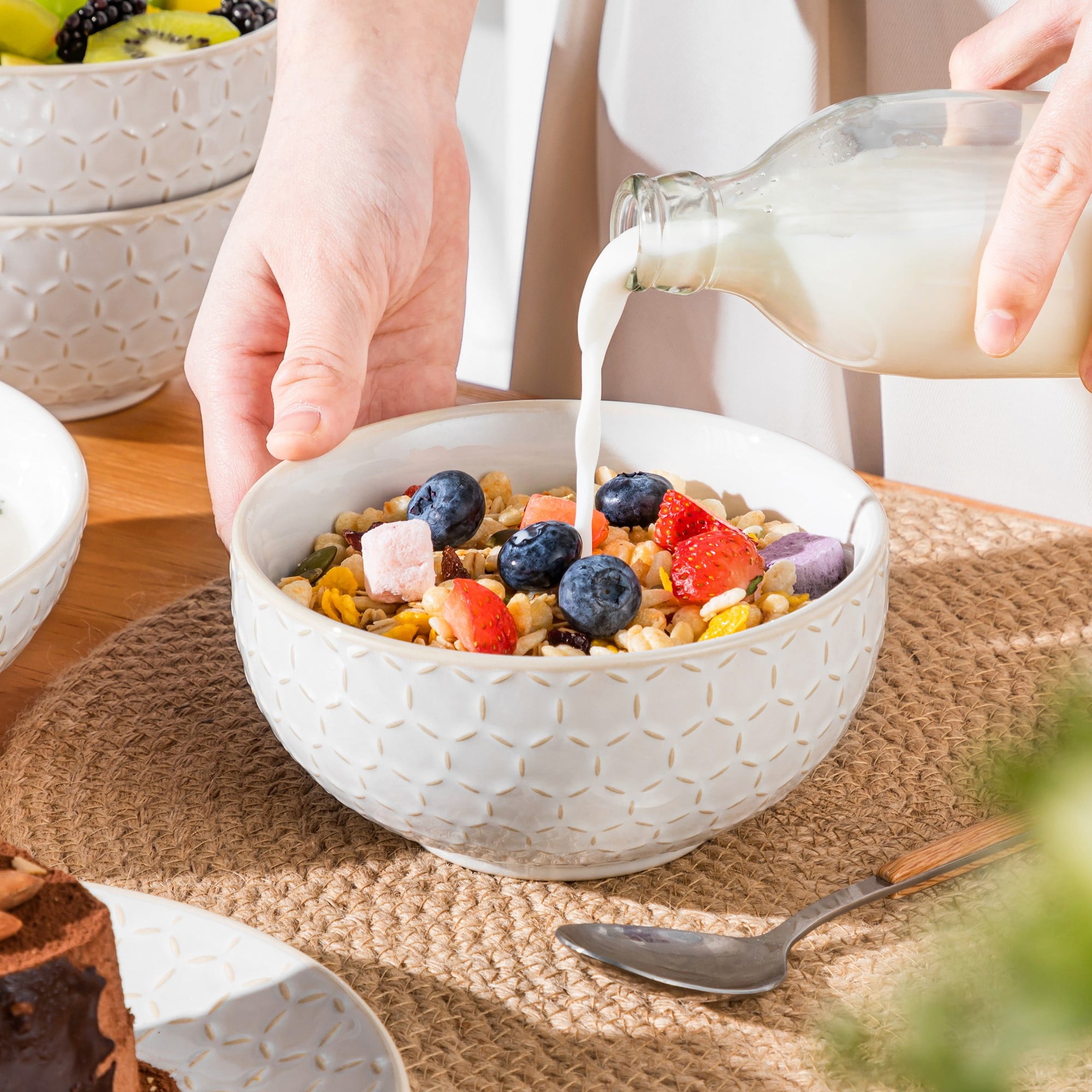 vancasso 16 Pieces Dinnerware Sets, Stoneware Plates and Bowls Set for 4, White Dish Set, Honeycomb Pattern